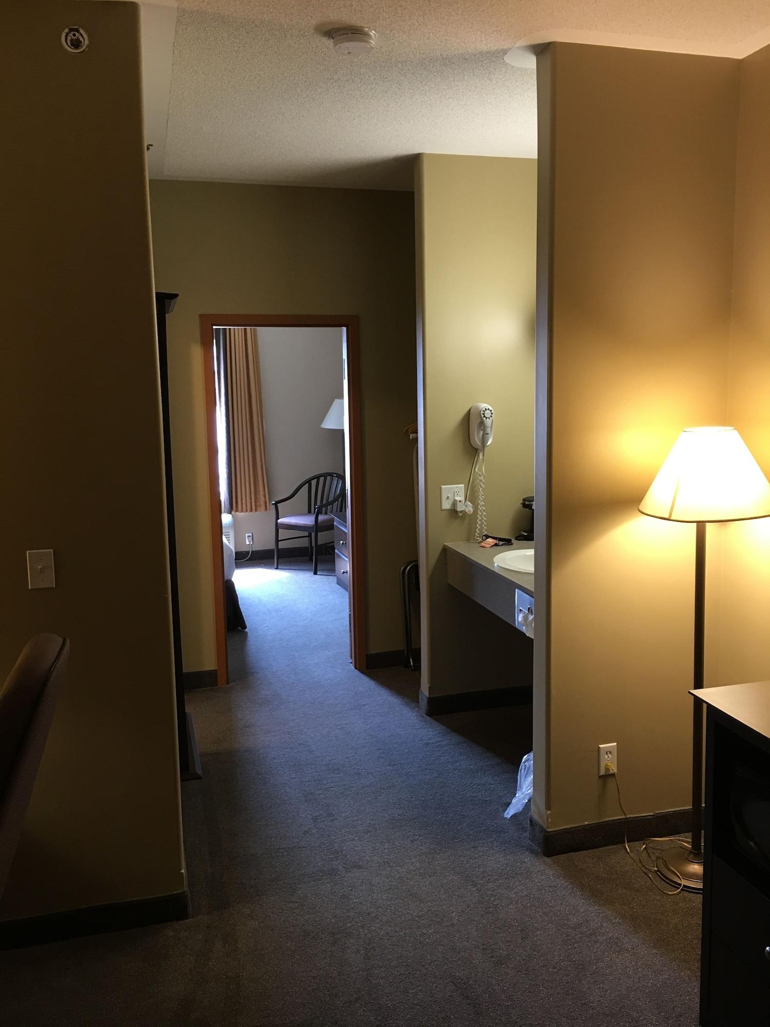 Super 8 by Wyndham Midland Hotel Bagian luar foto