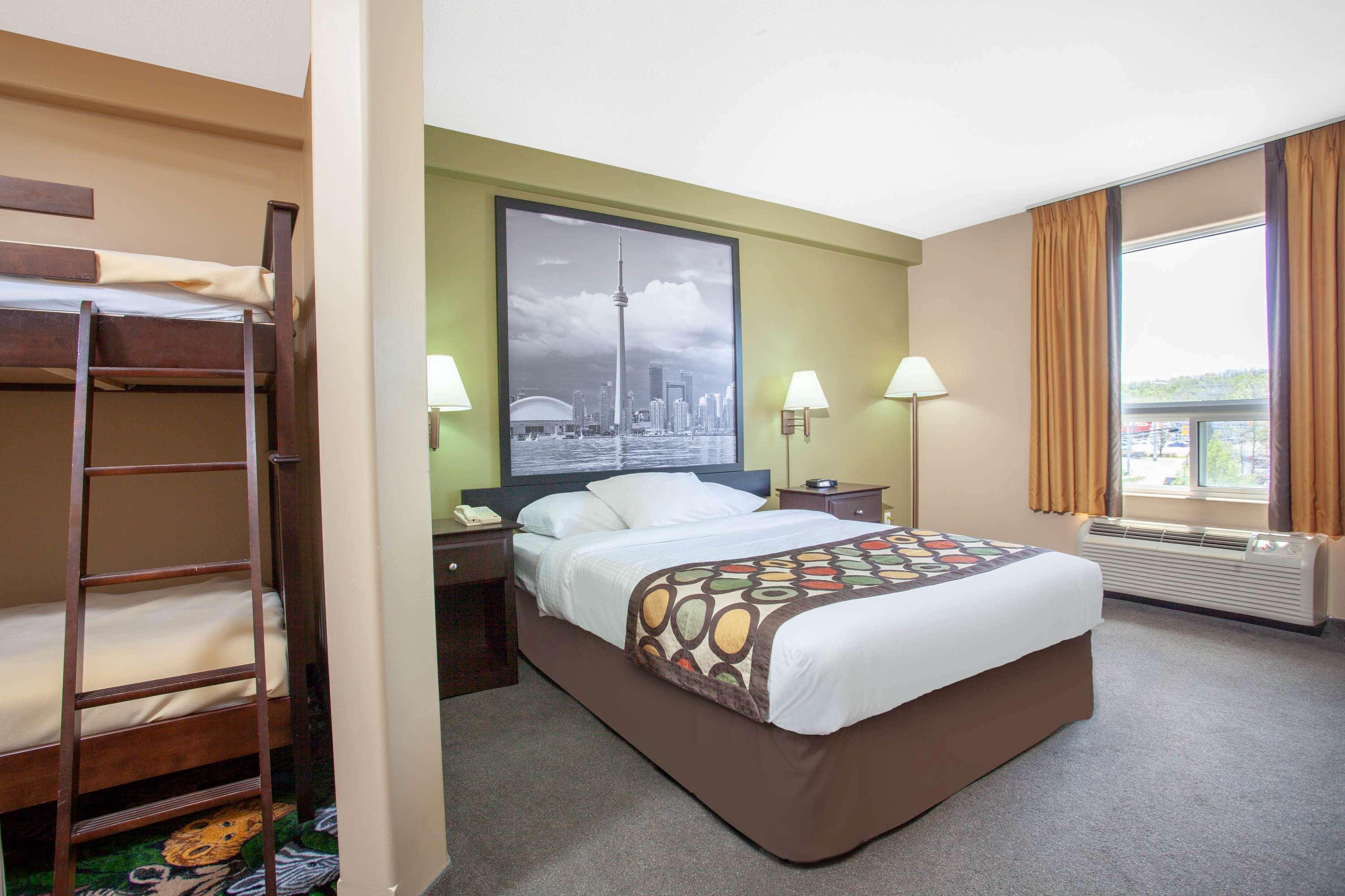 Super 8 by Wyndham Midland Hotel Bagian luar foto