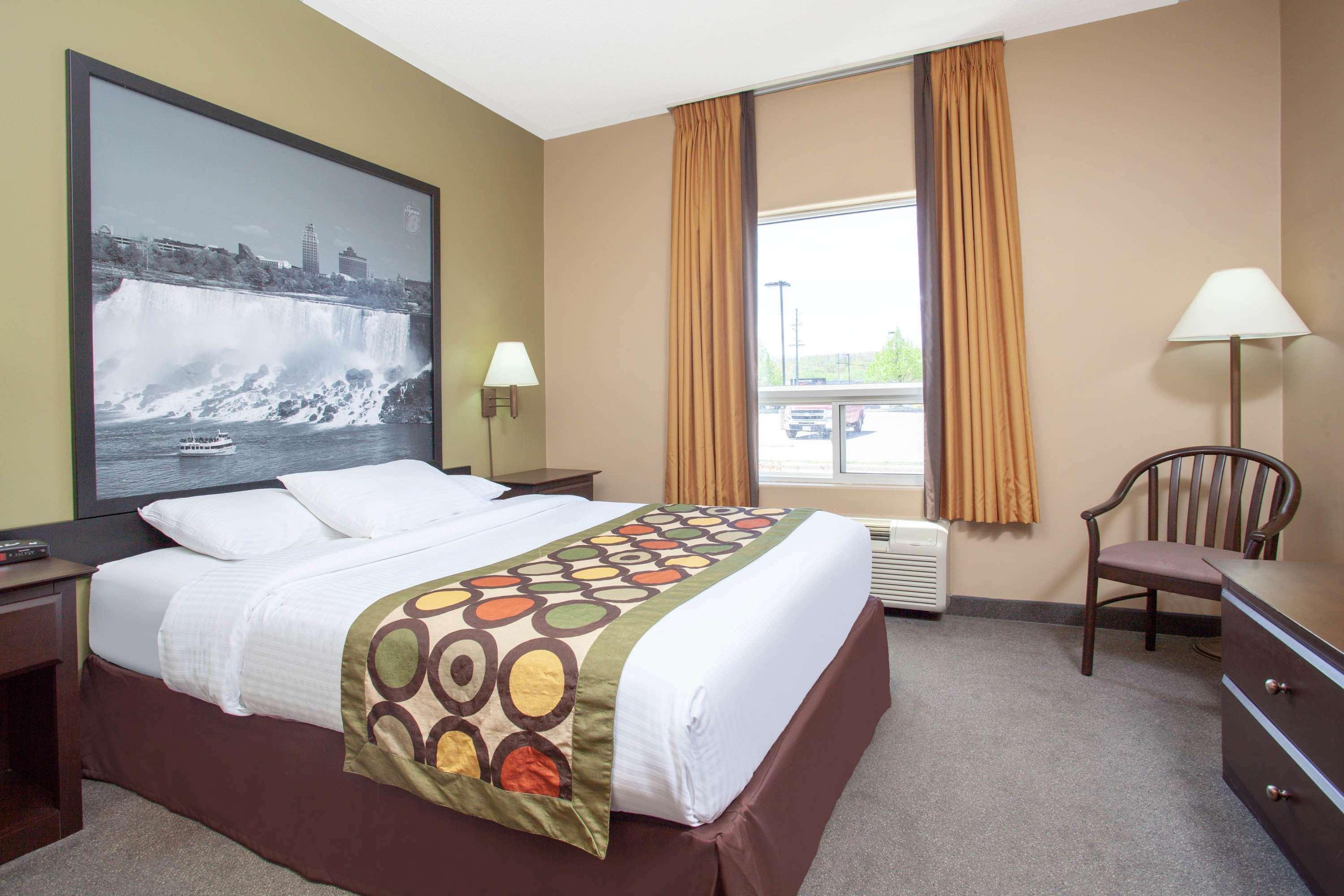 Super 8 by Wyndham Midland Hotel Bagian luar foto