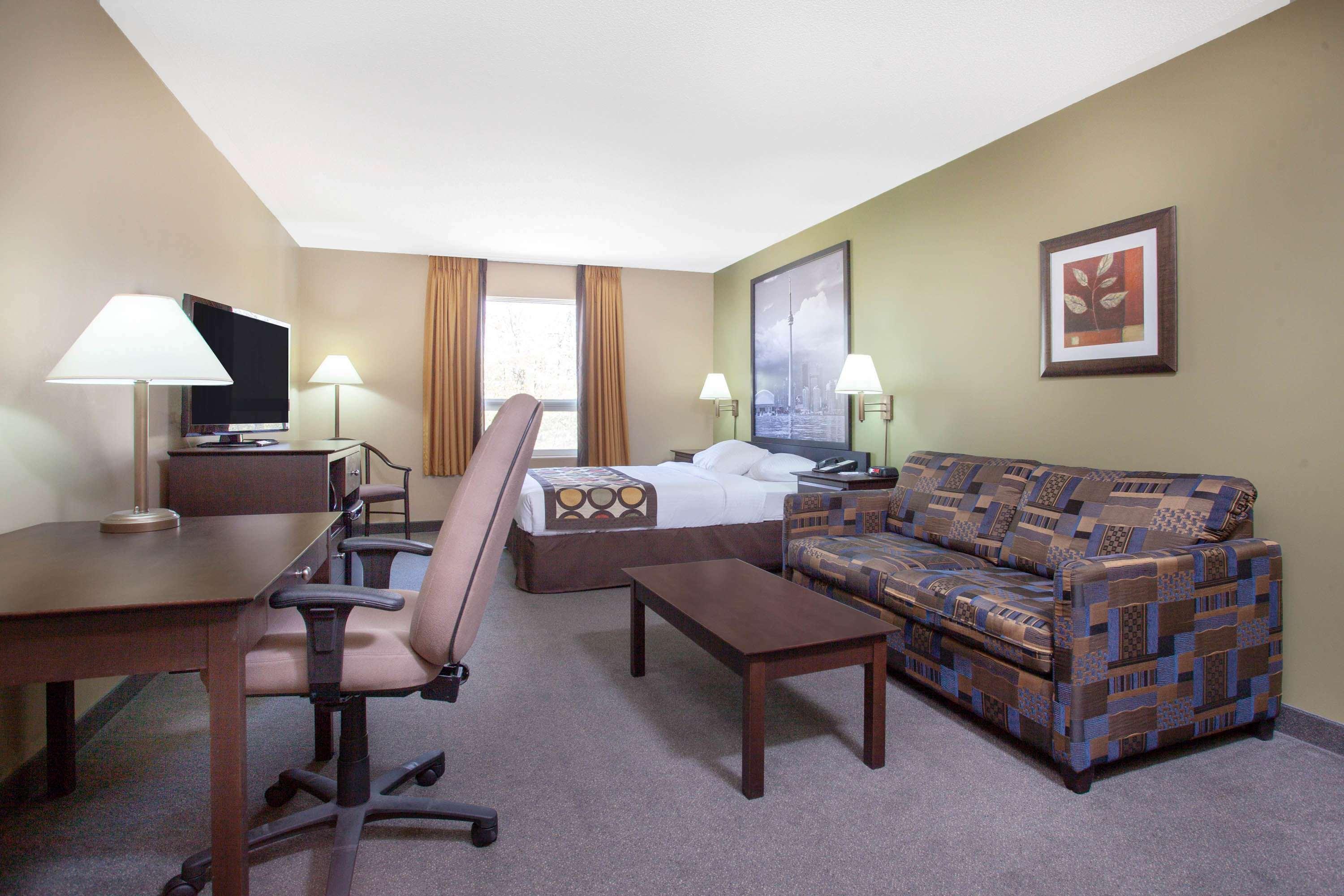 Super 8 by Wyndham Midland Hotel Bagian luar foto