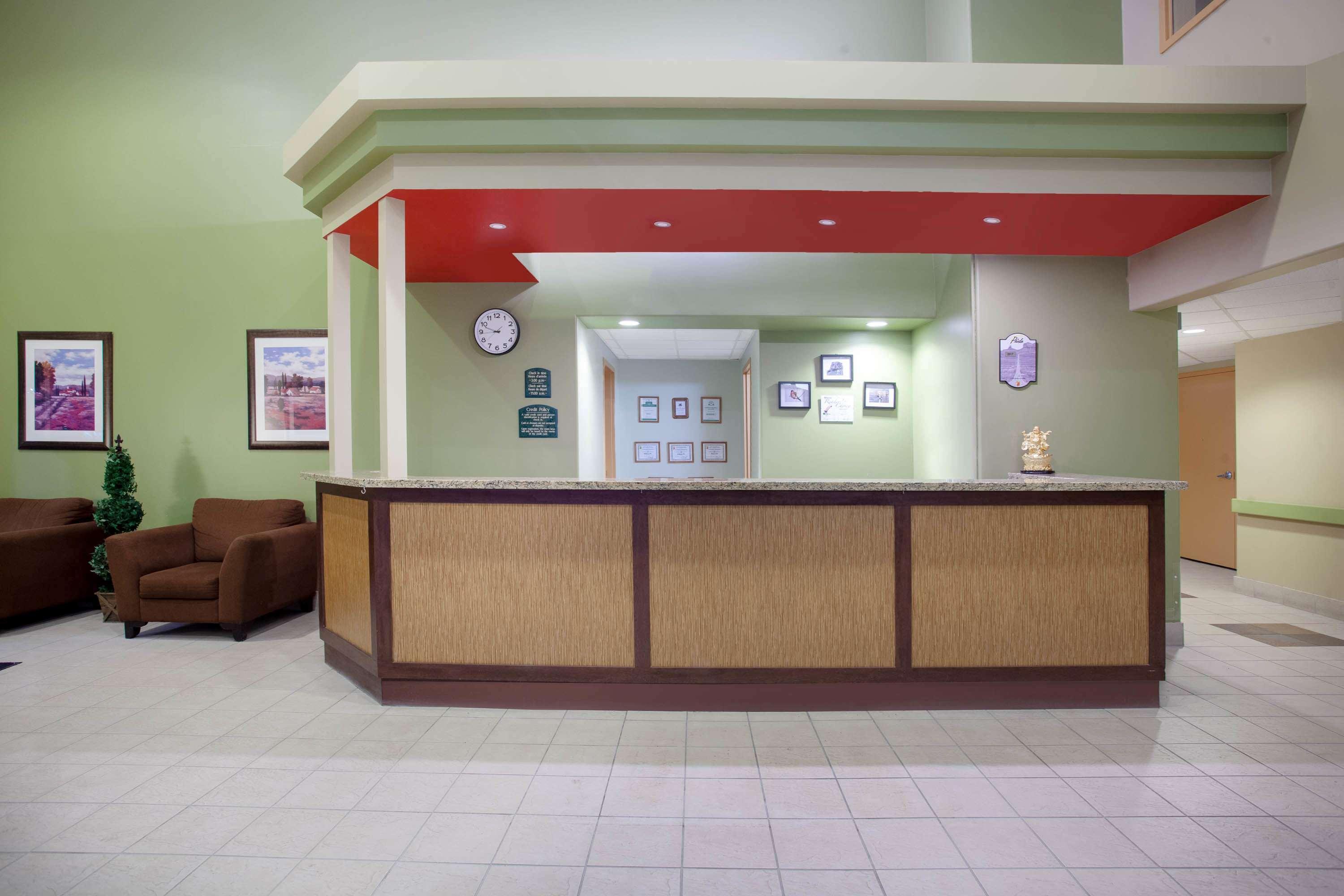 Super 8 by Wyndham Midland Hotel Bagian luar foto