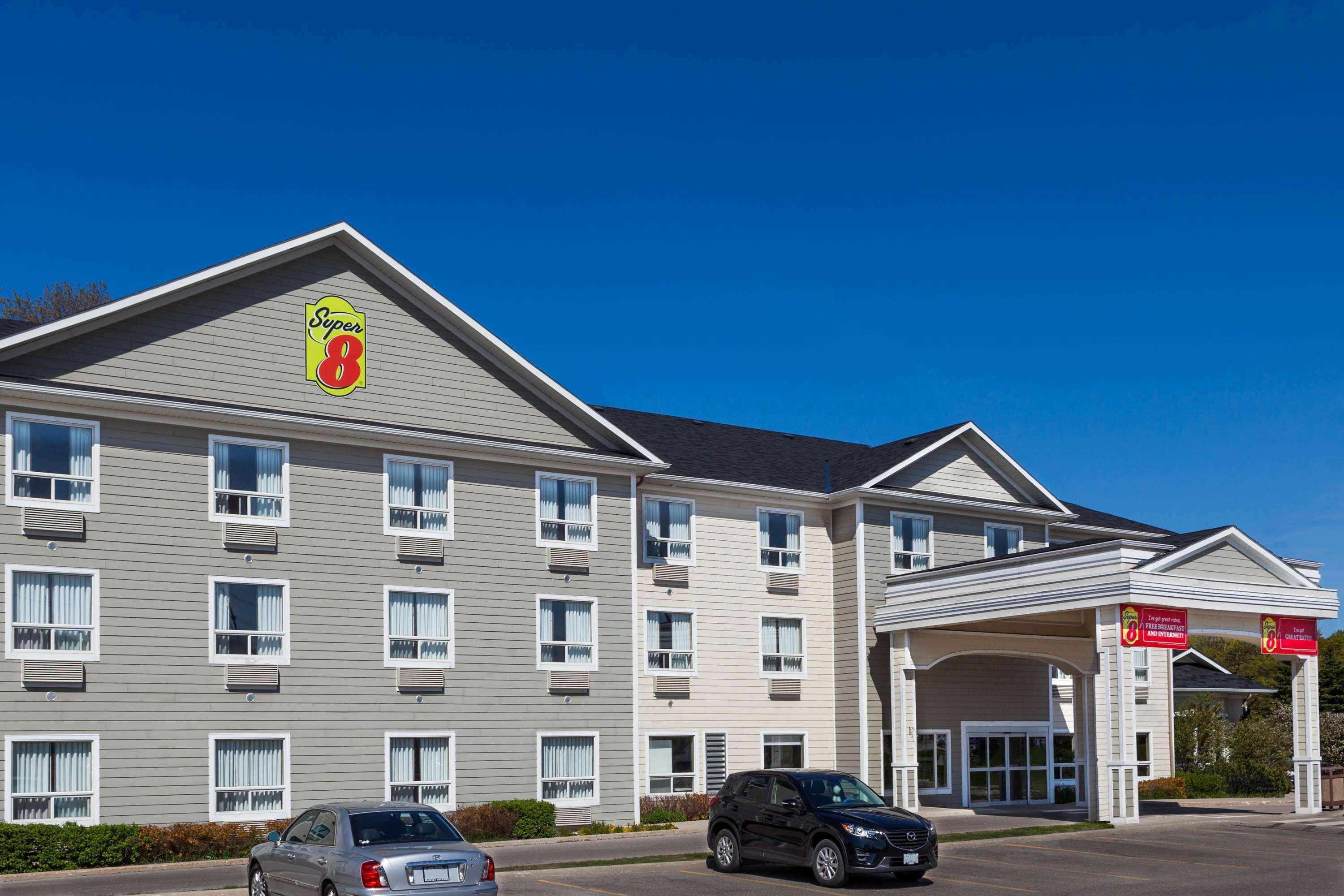 Super 8 by Wyndham Midland Hotel Bagian luar foto