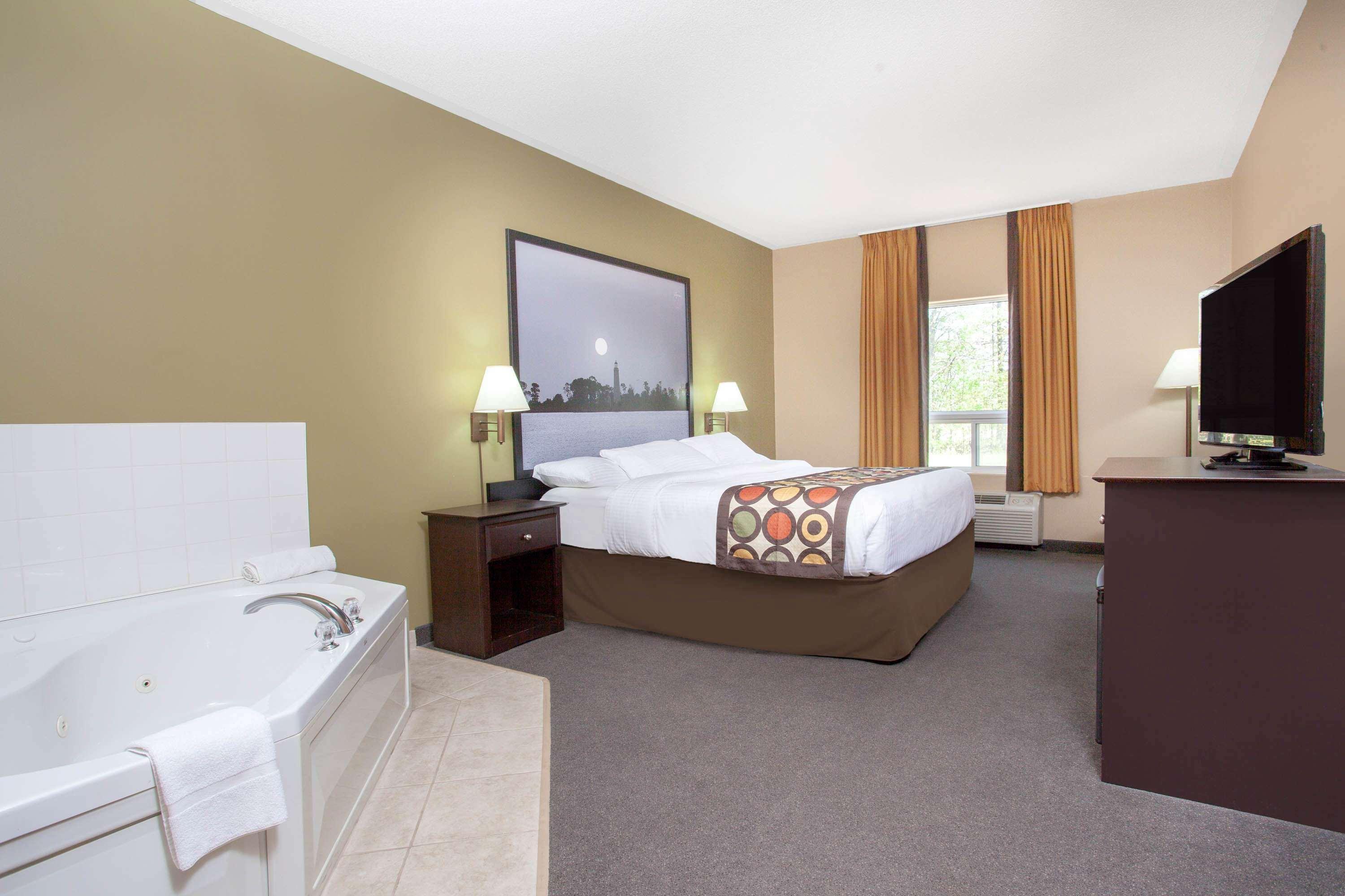 Super 8 by Wyndham Midland Hotel Bagian luar foto
