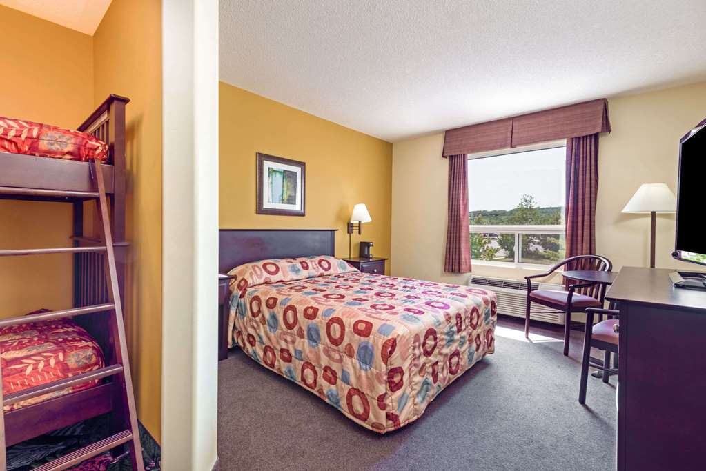 Super 8 by Wyndham Midland Hotel Ruang foto